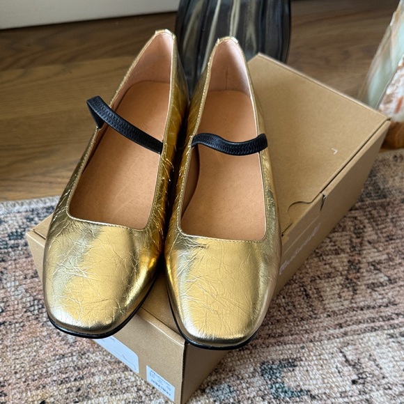 Madewell Shoes - NWT Madewell Gold Mary Jane Flats with Black Strap